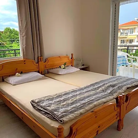 Helios Apartmenthouse Hotel 3*